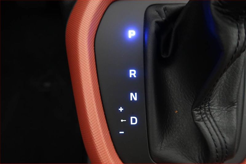 Hyundai i10 (2015) 1.0, Automat - fotka 13 z 16