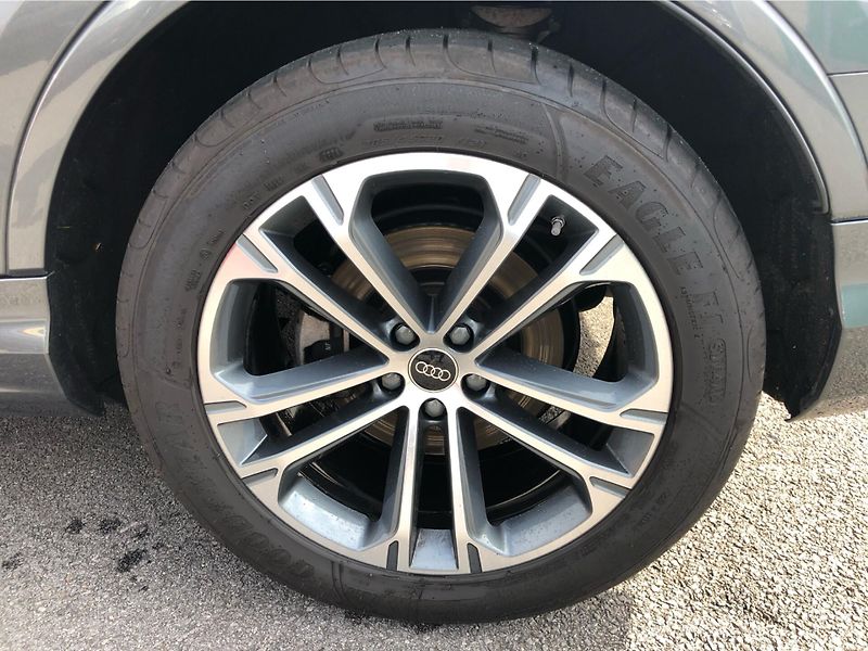 Audi Q7 50 TDI Quattro - fotka 14 z 30