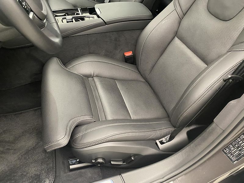 Volvo V90 T8 AWD RECHARGE BRIGHT ULTRA - fotka 25 z 58