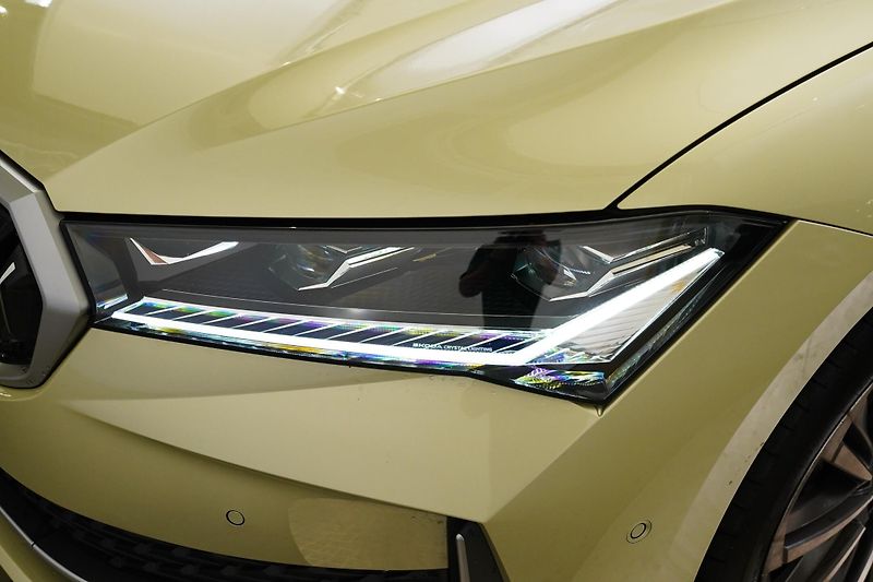 Škoda Superb - fotka 9 z 29