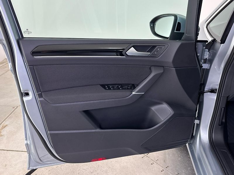 Volkswagen Touran (2026) MPV - fotka 13 z 30