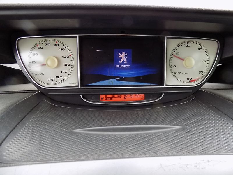 Peugeot 807 (2009) 2.0HDi/7.Míst/NAVI/LED/ - fotka 30 z 36