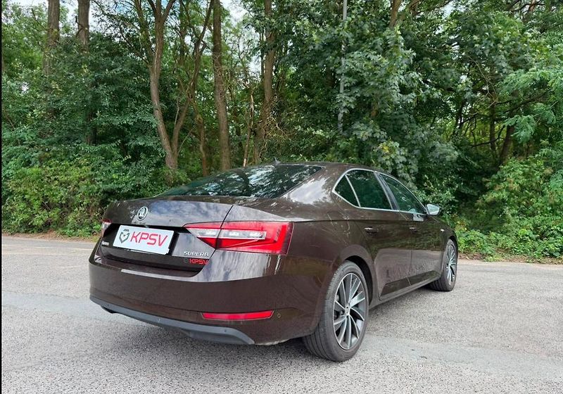 Škoda Superb (2016) - fotka 3 z 23
