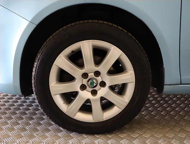 Škoda Roomster (2011) Ambition 1.2 TSI - fotka 15 z 19