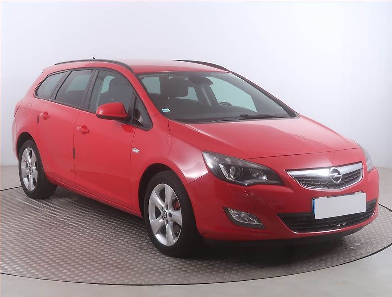 Opel Astra (2011) 1.7 CDTI, Navi, Xenony - fotografie inzerátu