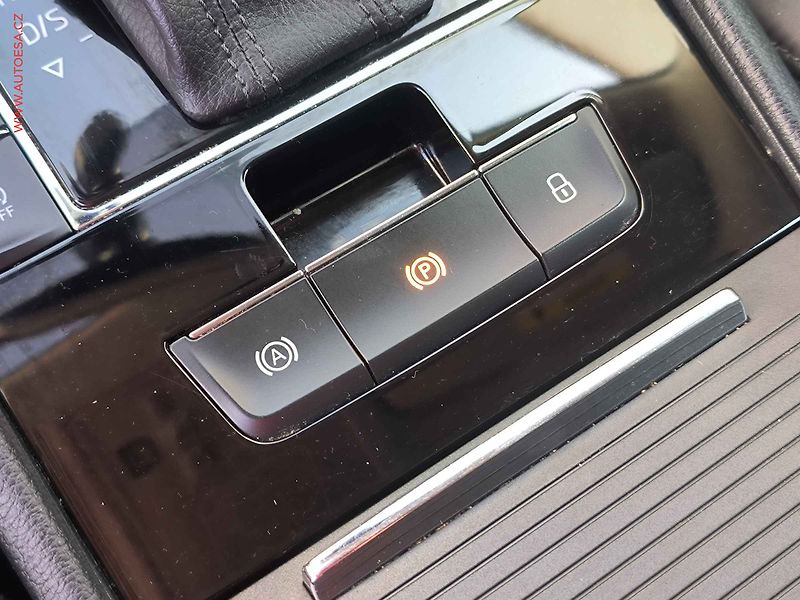 Škoda Superb (2016) 2.0 TDi, L&K, DSG - fotka 19 z 27