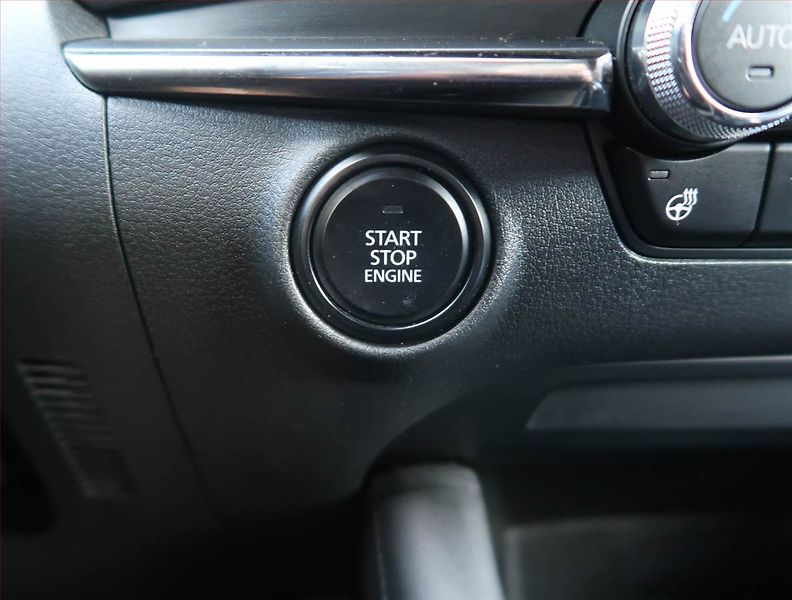 Mazda 3 (2021) 2.0 Skyactiv-G, 70TKM,Klima - fotka 21 z 23