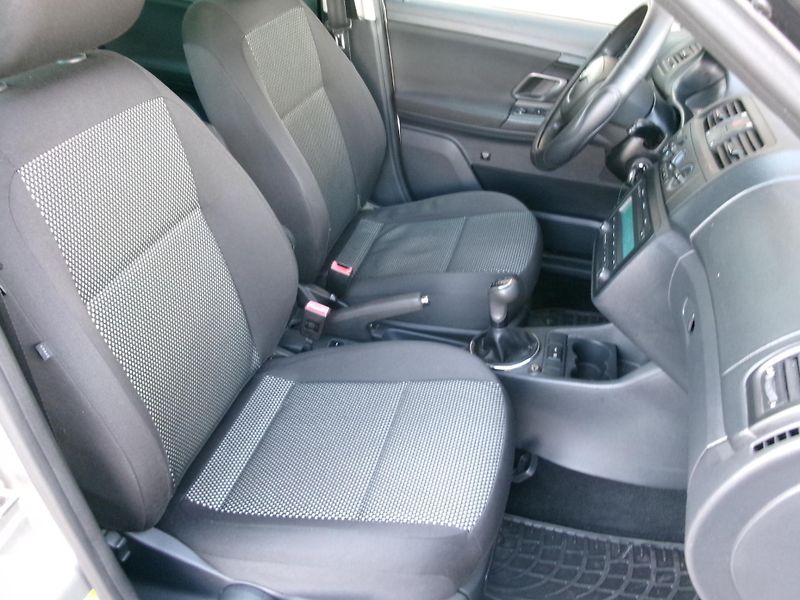 Škoda Fabia (2010) 1,2TSI SCOUT KLIMA TAŽNÉ - fotka 12 z 28