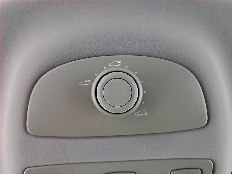 Renault Espace (2005) 2.2 dCi , 7 míst, po STK - fotka 17 z 17