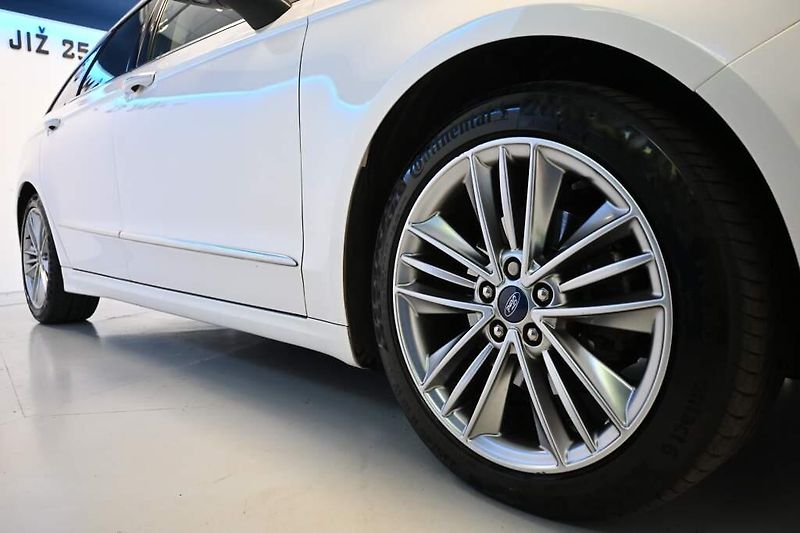 Ford Mondeo (2021) 2.0 VIGNALE 140 KW LED ACC Mas - fotka 37 z 39