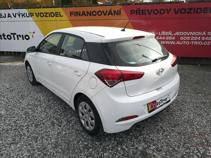 Hyundai i20 1,3 i servis.knížka - fotka 4 z 20