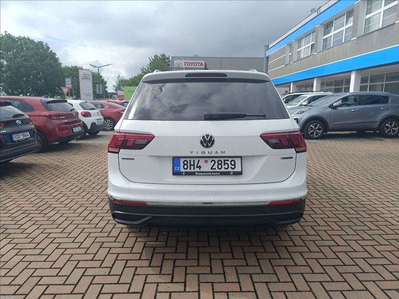 Volkswagen Tiguan Allspace 2,0 TDi DSG 4x4 Rezervace - fotka 7 z 25