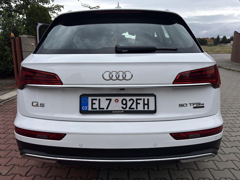 Audi Q5 (2023) 2.0 55TFSI e 220kW 4x4 - fotka 7 z 25