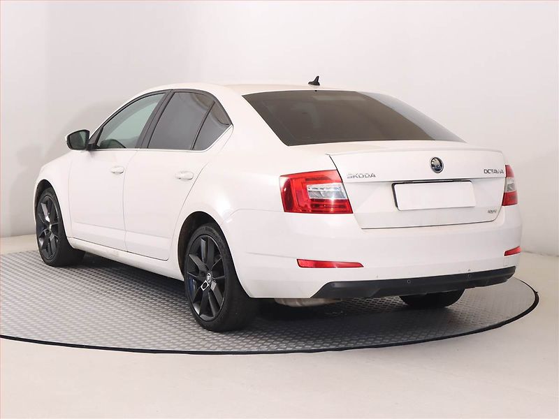 Škoda Octavia (2016) 2.0 TDI, 4X4, Automat, Navi - fotka 4 z 18