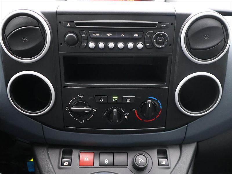 Peugeot Partner Tepee 1,6 VTi 98k CZ Klima Active - fotka 15 z 22