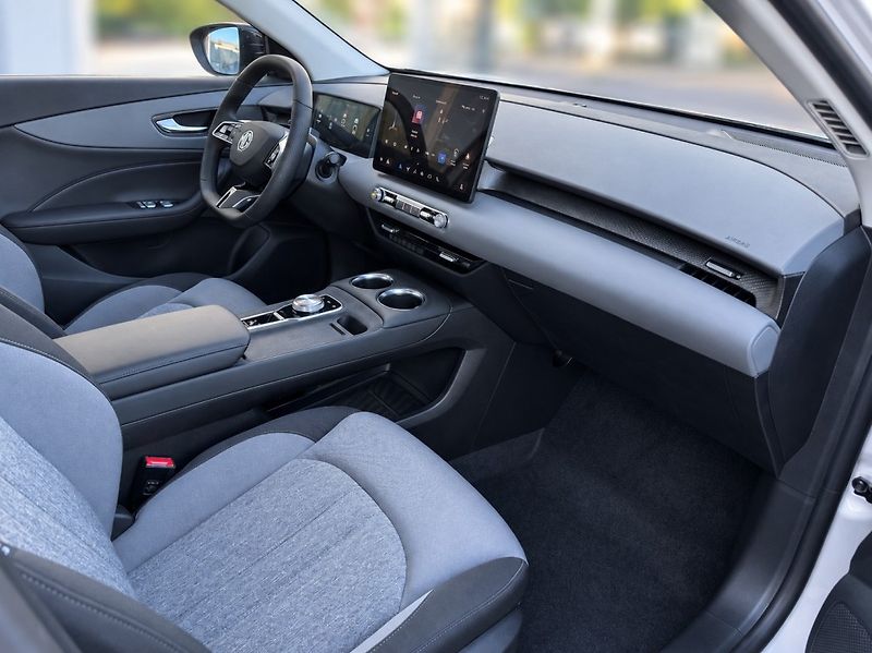 MG MGS5 EV (2026) Emotion (49 kWh) - fotka 13 z 39