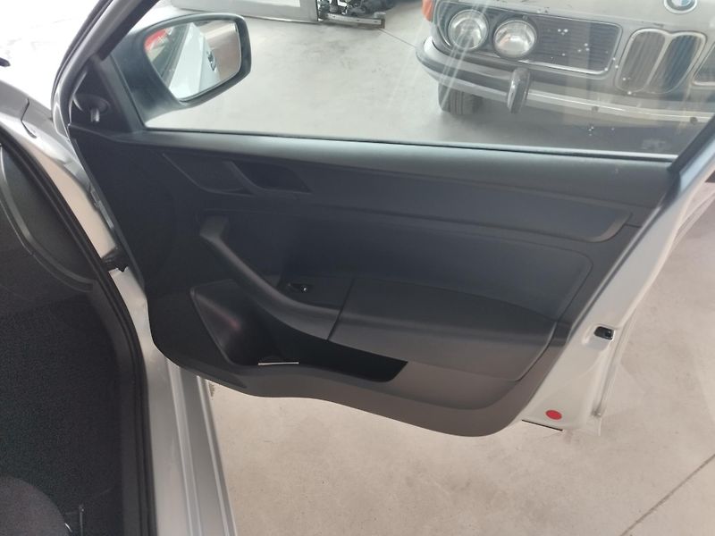 Škoda Rapid (2015) 1,6TDI,66KW,KLIMA,NOV.ROZVODY - fotka 14 z 29