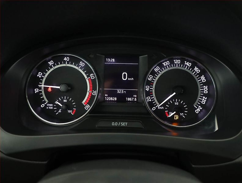 Škoda Rapid (2019) Monte Carlo 1.0 TSI, Bi-Xenony - fotka 9 z 16