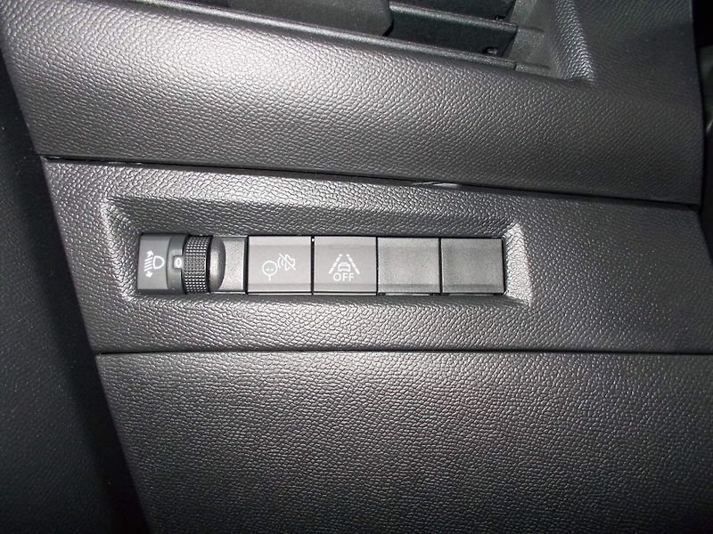 Opel Frontera (2026) Edition Hybrid 1.2 TURBO (81kW - fotka 20 z 30