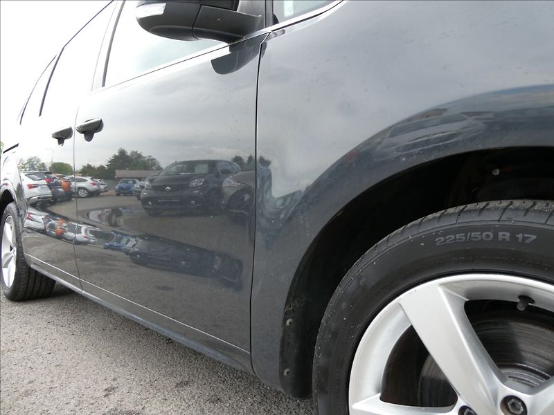 Volkswagen Sharan 1,4 TSi 110kW Comfort,po servi - fotka 10 z 44