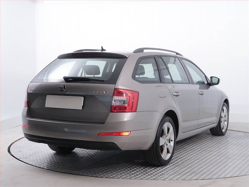 Škoda Octavia (2017) 1.6 TDI, Tempomat - fotka 5 z 19