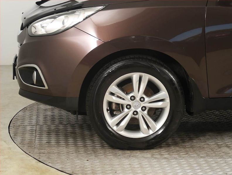Hyundai ix35 (2012) 2.0 CRDi, 4X4, Serv.kniha - fotka 14 z 19