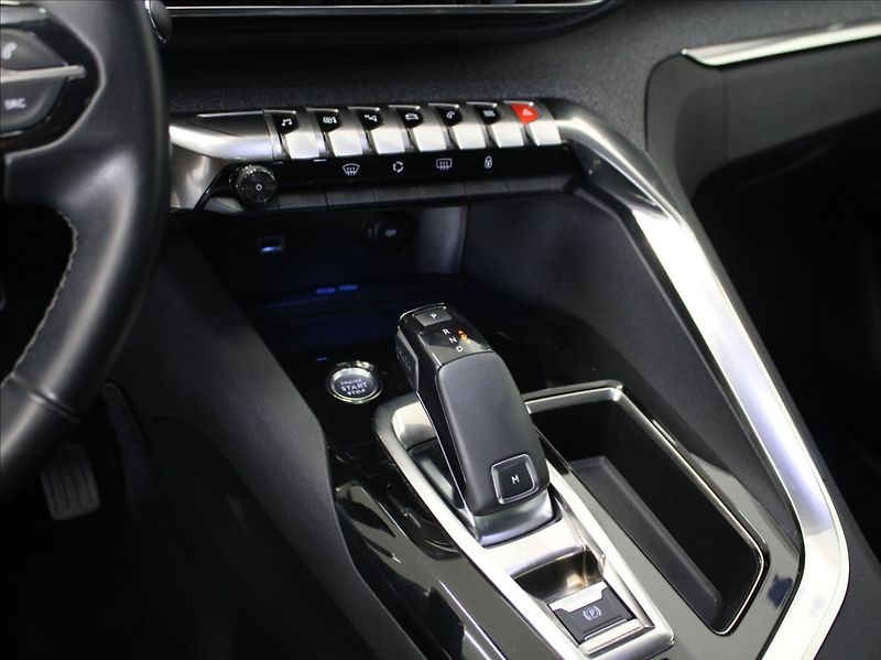 Peugeot 5008 1,5 HDi 96kW AT Allure PANO.7m - fotka 21 z 26
