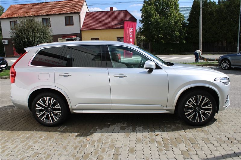 Volvo XC90 2,0 B5 AWD diesel Momentum CZ - fotka 3 z 4