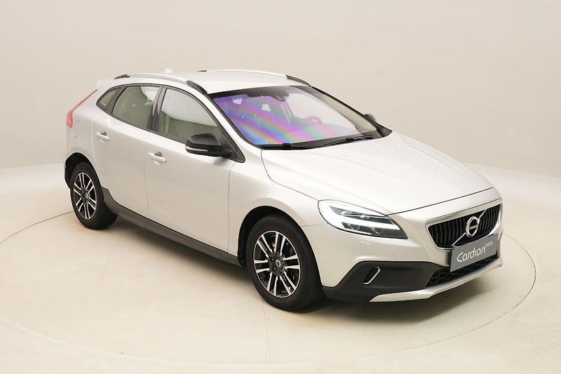 Volvo V40 CC D3 MOMENTUM AUT  - fotka 15 z 43