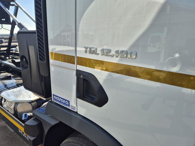 MAN TGL 12.190 + NOSIČ KONTEJNERU 8T  - fotka 11 z 28