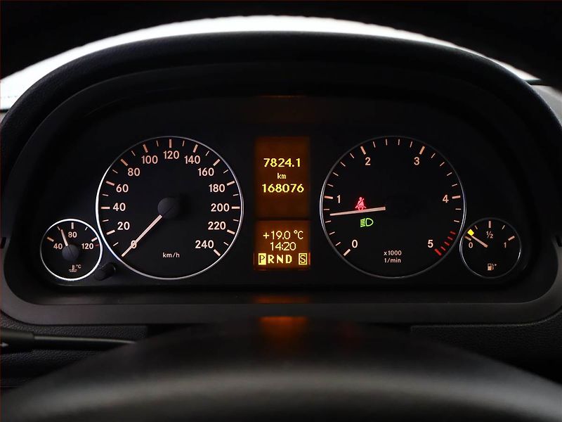 Mercedes-Benz Třídy A (2010) A 180 CDI , Automat, Tempomat - fotka 8 z 16