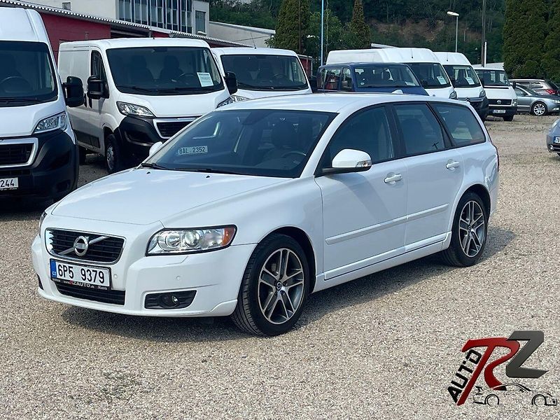 Volvo V50 1.6D 80kW*KŮŽE*VÝHŘEV*HANDSFRE - fotografie inzerátu