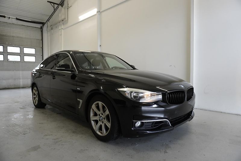 BMW Řada 3 320i LUXURY LINE AUTOMAT - fotka 3 z 35