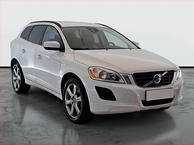 Volvo XC60 (2012) R-Design D3, 4X4, Tempomat - fotografie inzerátu