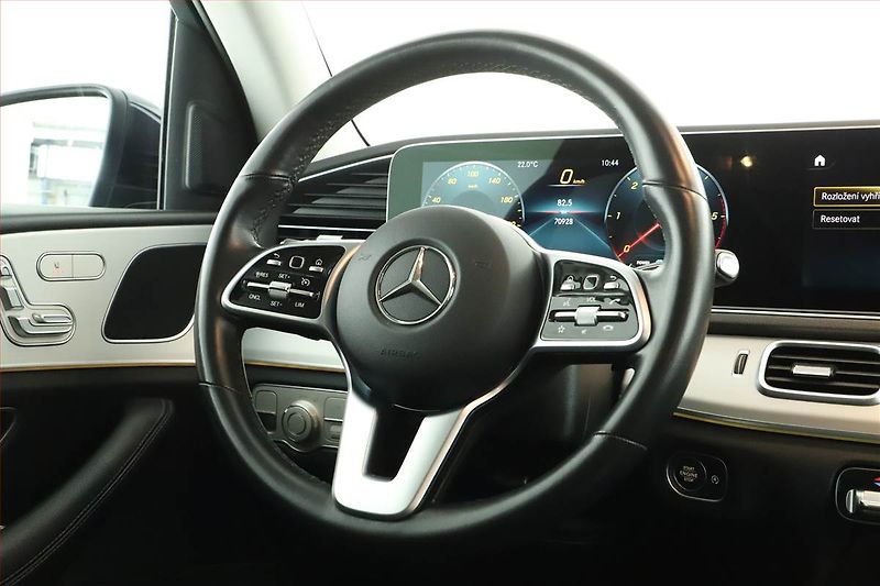 Mercedes-Benz GLE (2022) 300 d - fotka 16 z 19