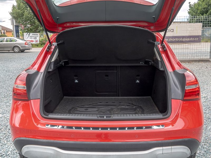 Mercedes-Benz GLA (2017) 200D 100KW LED – PO SERVISU - fotka 42 z 48