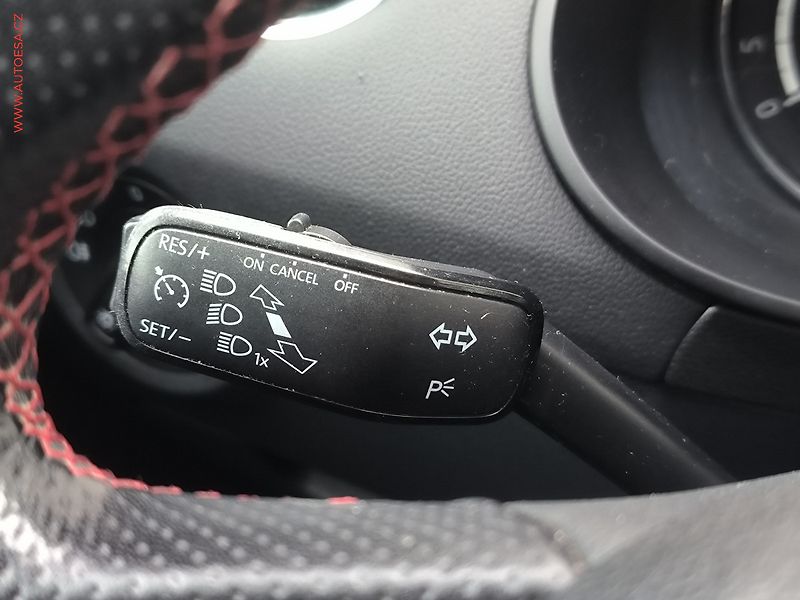 Škoda Octavia (2014) 2.0 TDi, Bixen, navi, park - fotka 15 z 21