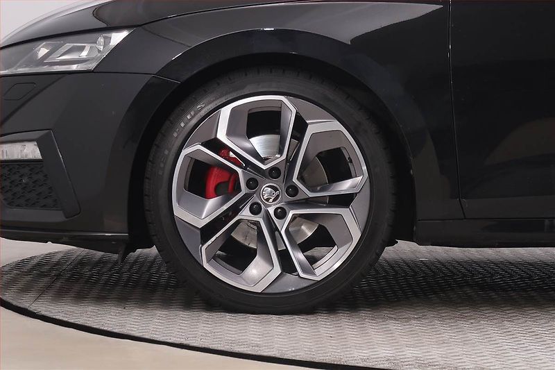 Škoda Octavia (2022) RS 2.0 TDI - fotka 15 z 22