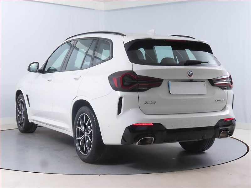 BMW X3 (2022) xDrive30i - fotka 4 z 14