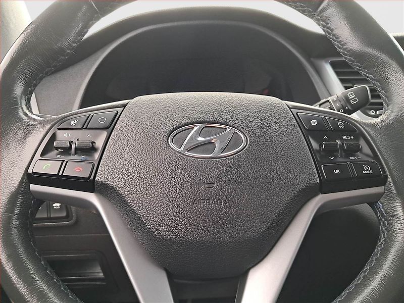 Hyundai Tucson (2016) 2.0 CRDi, 4X4, Automat, Navi - fotka 16 z 21