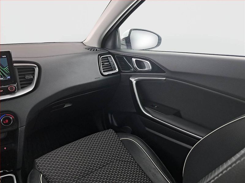 Kia XCeed (2023) TOP 1.5 T-GDI - fotka 8 z 20