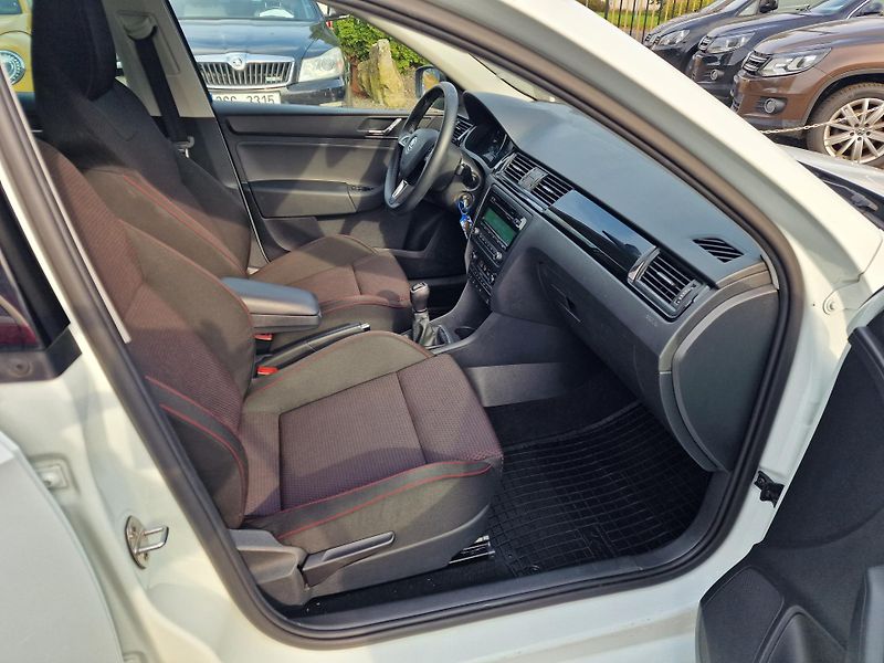 Škoda Rapid 1,2TSI 77KW STYLE PANORAMA - fotka 11 z 19