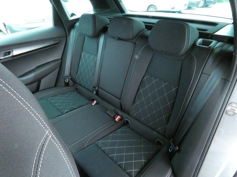 Škoda Karoq (2026) Sportline 1.5 TSI 110 kW DSG - fotka 22 z 30