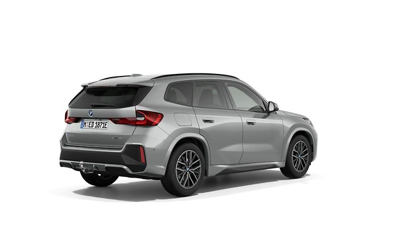 BMW iX1 xDrive30 - fotka 3 z 4