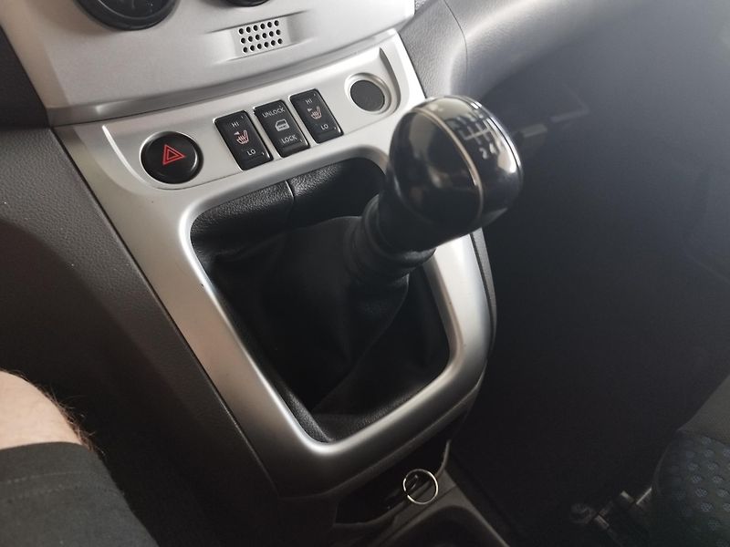Nissan NV200 (2014) 1,5DCI,81KW,7MÍST,ALU,NAVI - fotka 27 z 29