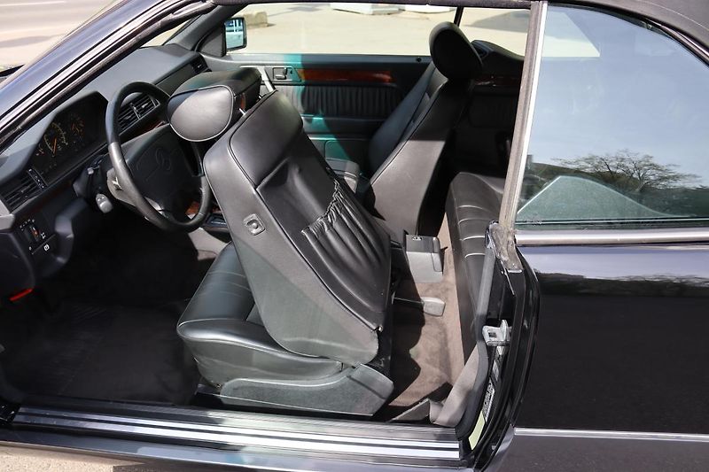 Mercedes-Benz 124 E320 CABRIO 162kW - fotka 34 z 50