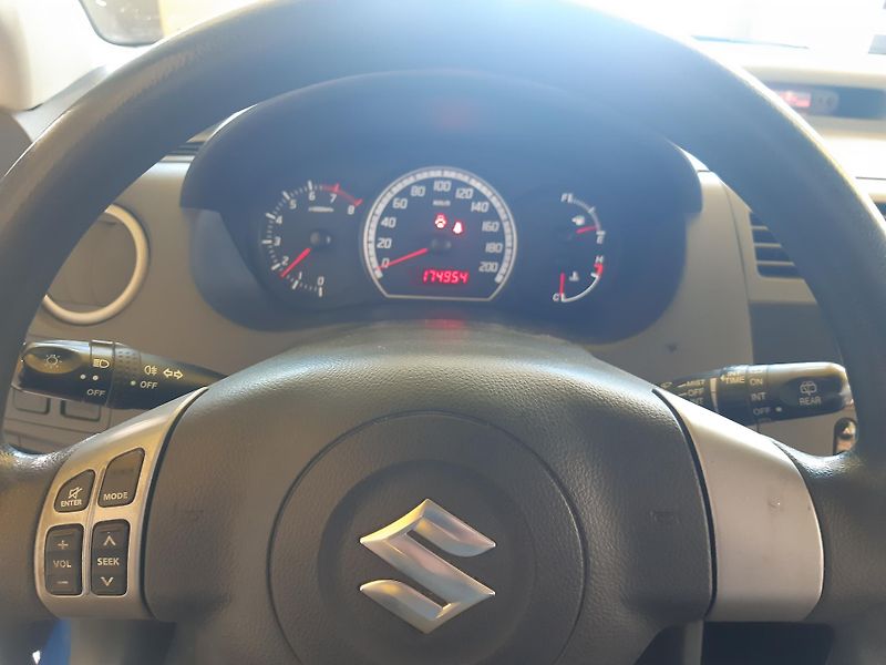 Suzuki Swift 1.3 i KLIMA ZADÁNO ! - fotka 12 z 20