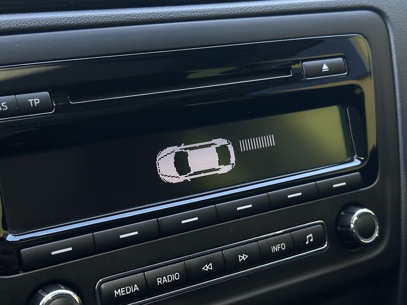 Škoda Rapid (2015) 1.2TSI/77kW *1.Maj. * PANORAMA - fotka 14 z 31