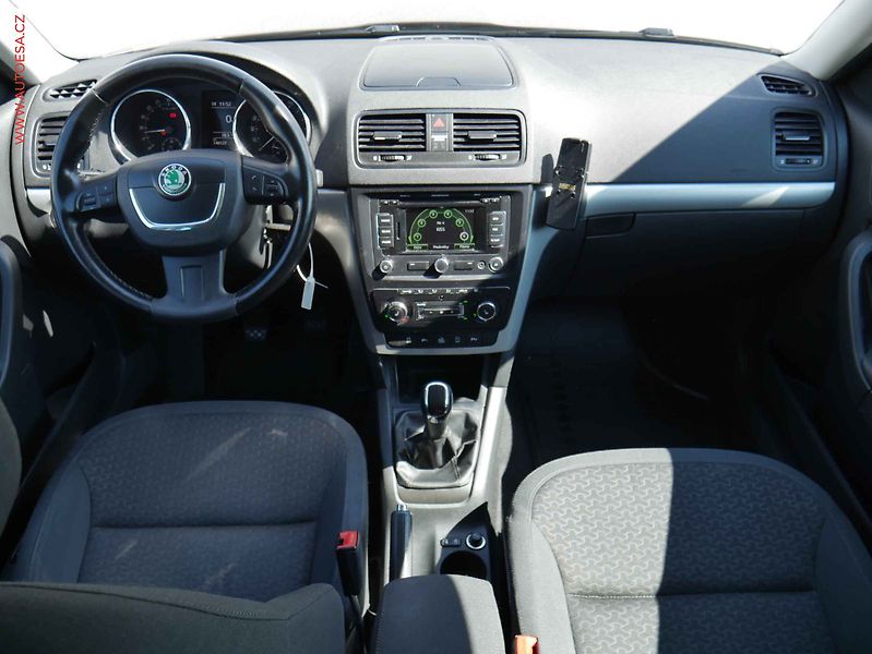 Škoda Yeti (2011) 2.0 TDi 4x4, Elegance, xenon - fotka 8 z 20