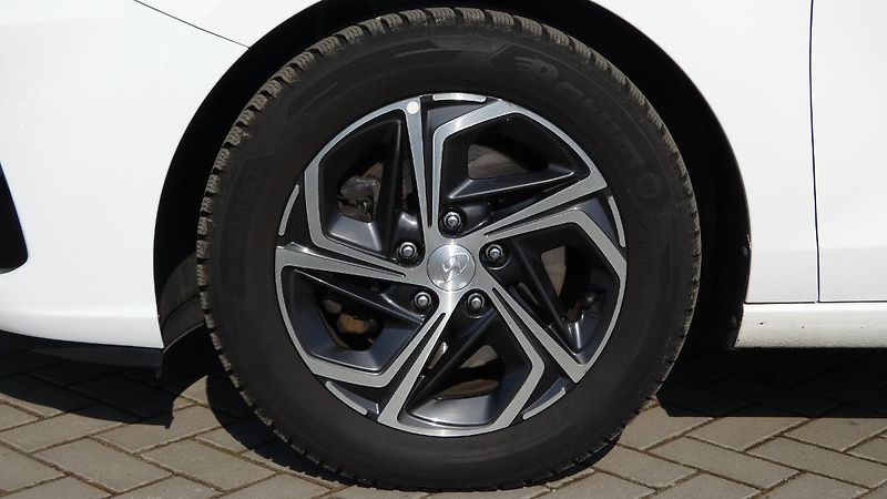 Hyundai i30 1.0 T-GDI Start Plus kombi - fotka 21 z 22